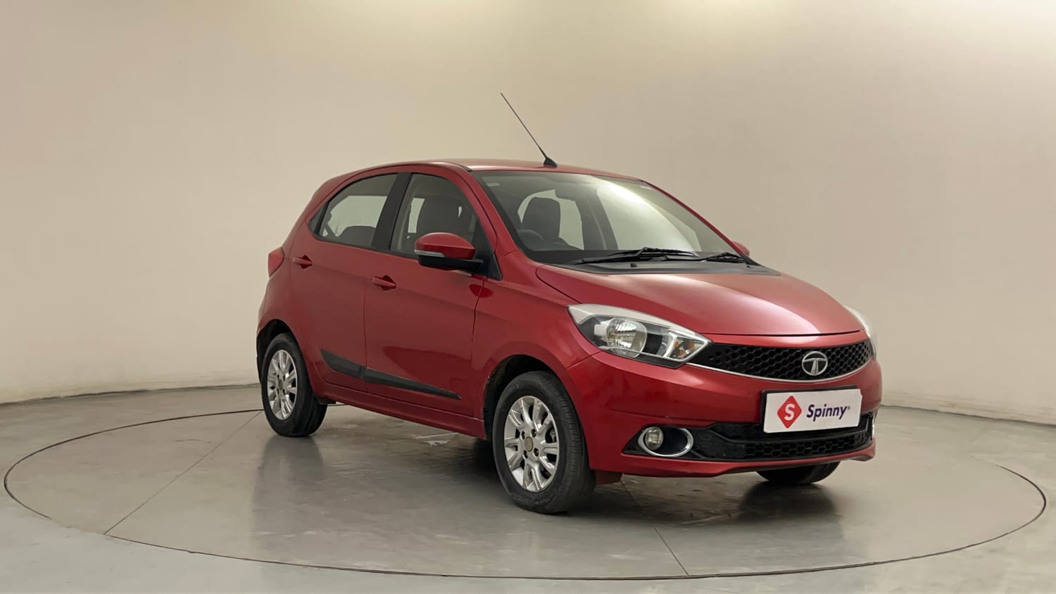 Used 2018 Tata Tiago Revotron XZA Petrol Automatic exterior RIGHT FRONT CORNER VIEW