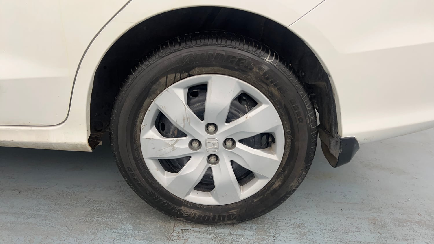 Used 2015 Honda Mobilio S Petrol Petrol Manual tyres LEFT REAR TYRE RIM VIEW