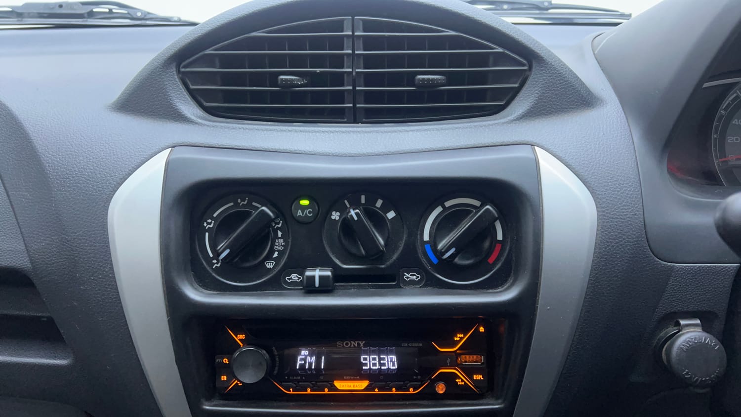 Used 2018 Maruti Suzuki Alto 800 LXi Petrol Manual interior MUSIC SYSTEM & AC CONTROL VIEW