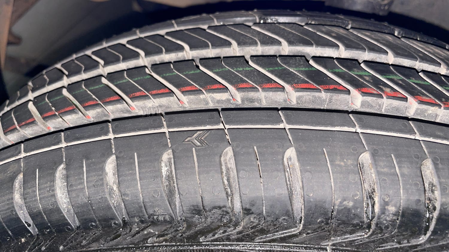 Used 2012 Hyundai Eon Era Petrol Manual tyres LEFT FRONT TYRE TREAD VIEW