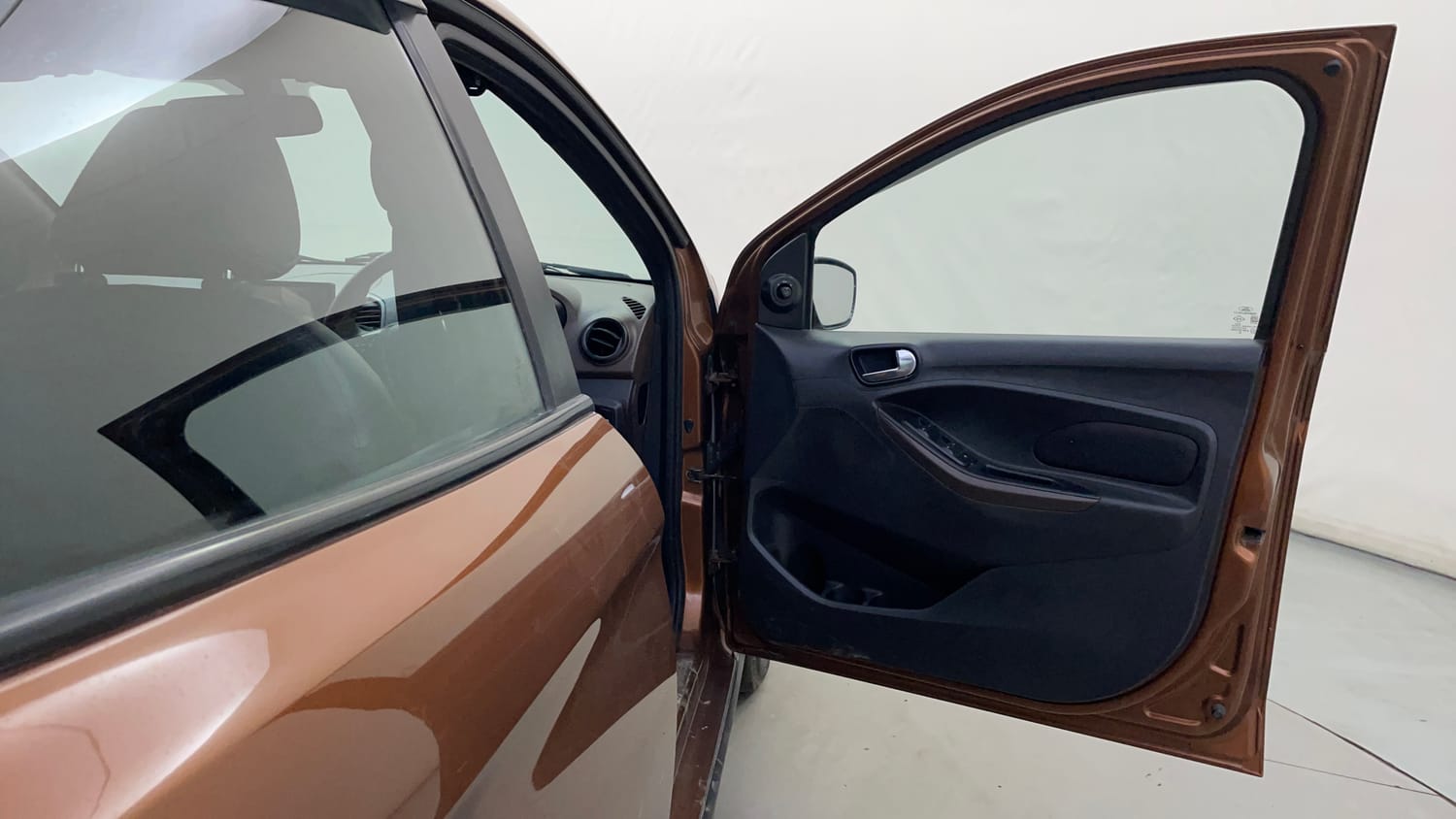 Used 2019 Ford Freestyle Titanium 1.2 Ti-VCT Petrol Manual interior RIGHT FRONT DOOR OPEN VIEW
