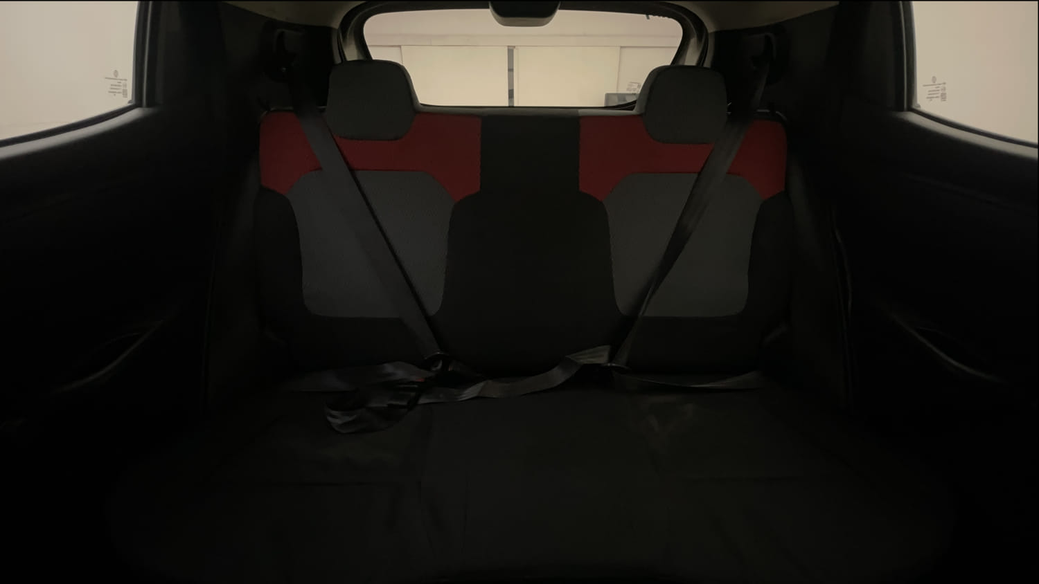Used 2019 Renault Kwid RXT (O) 1.0 SCE Edition Petrol Manual interior REAR SEAT CONDITION VIEW