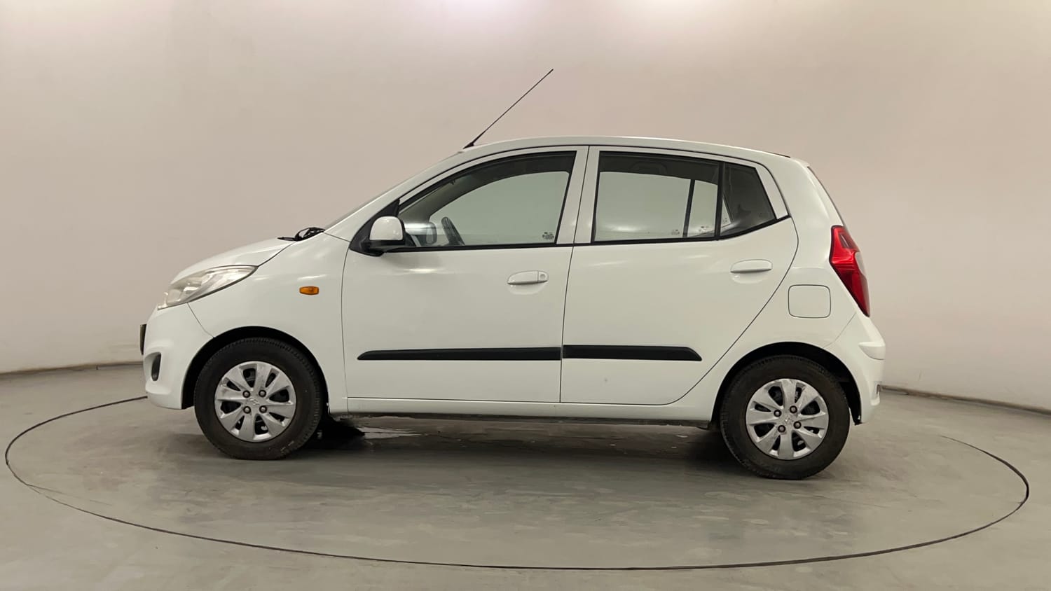 Used 2012 Hyundai i10 Magna 1.1 iRDE2 Petrol Manual exterior LEFT SIDE VIEW