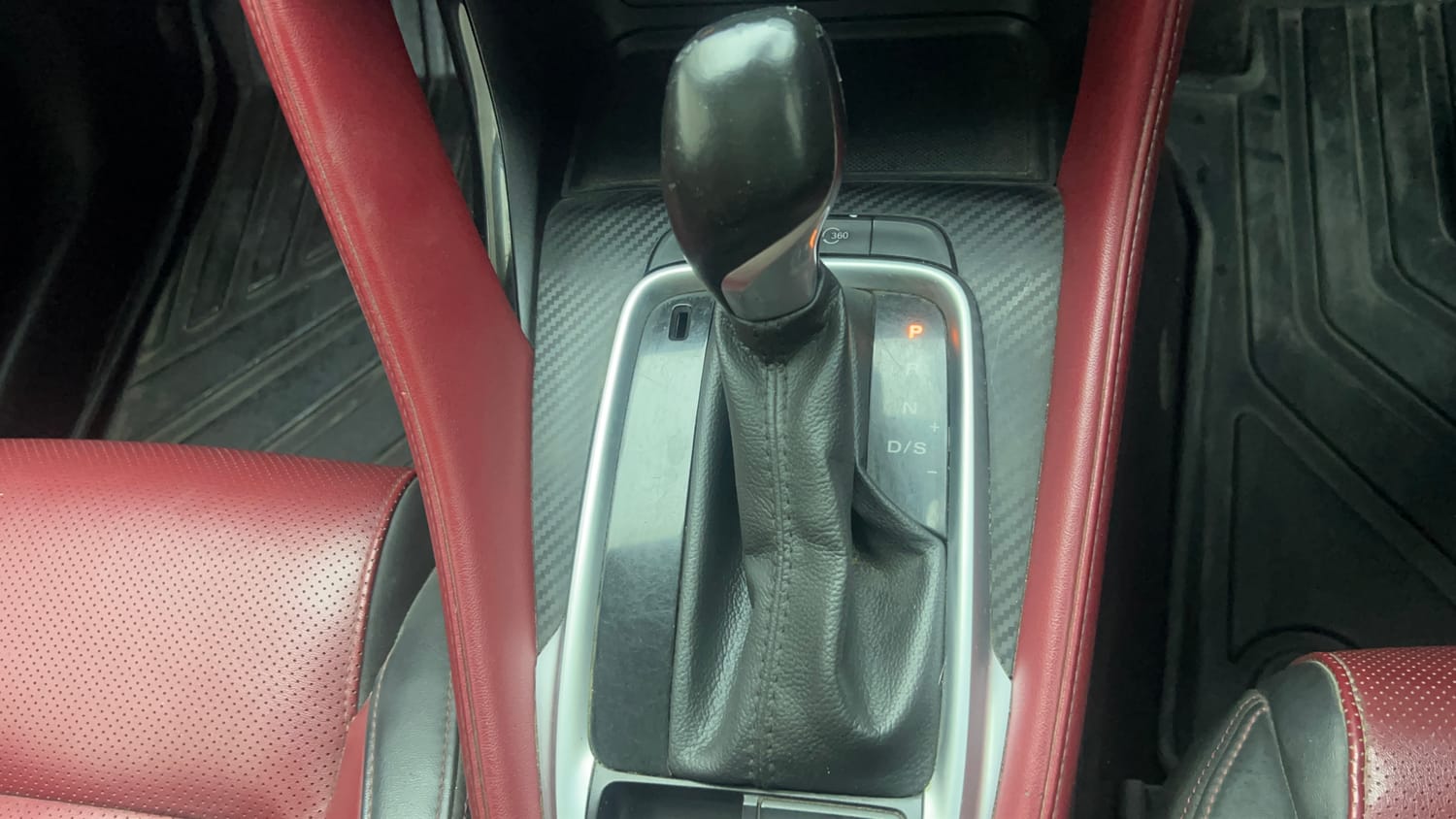 Used 2022 MG Motors Astor Savvy 1.3 Turbo AT S Red Petrol Automatic interior GEAR  KNOB VIEW