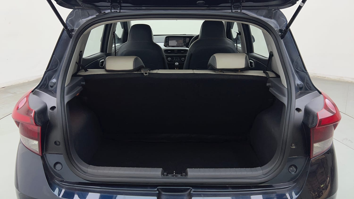 Used 2025 Hyundai Grand i10 Nios Sportz (O) 1.2 Kappa VTVT Petrol Manual interior DICKY INSIDE VIEW