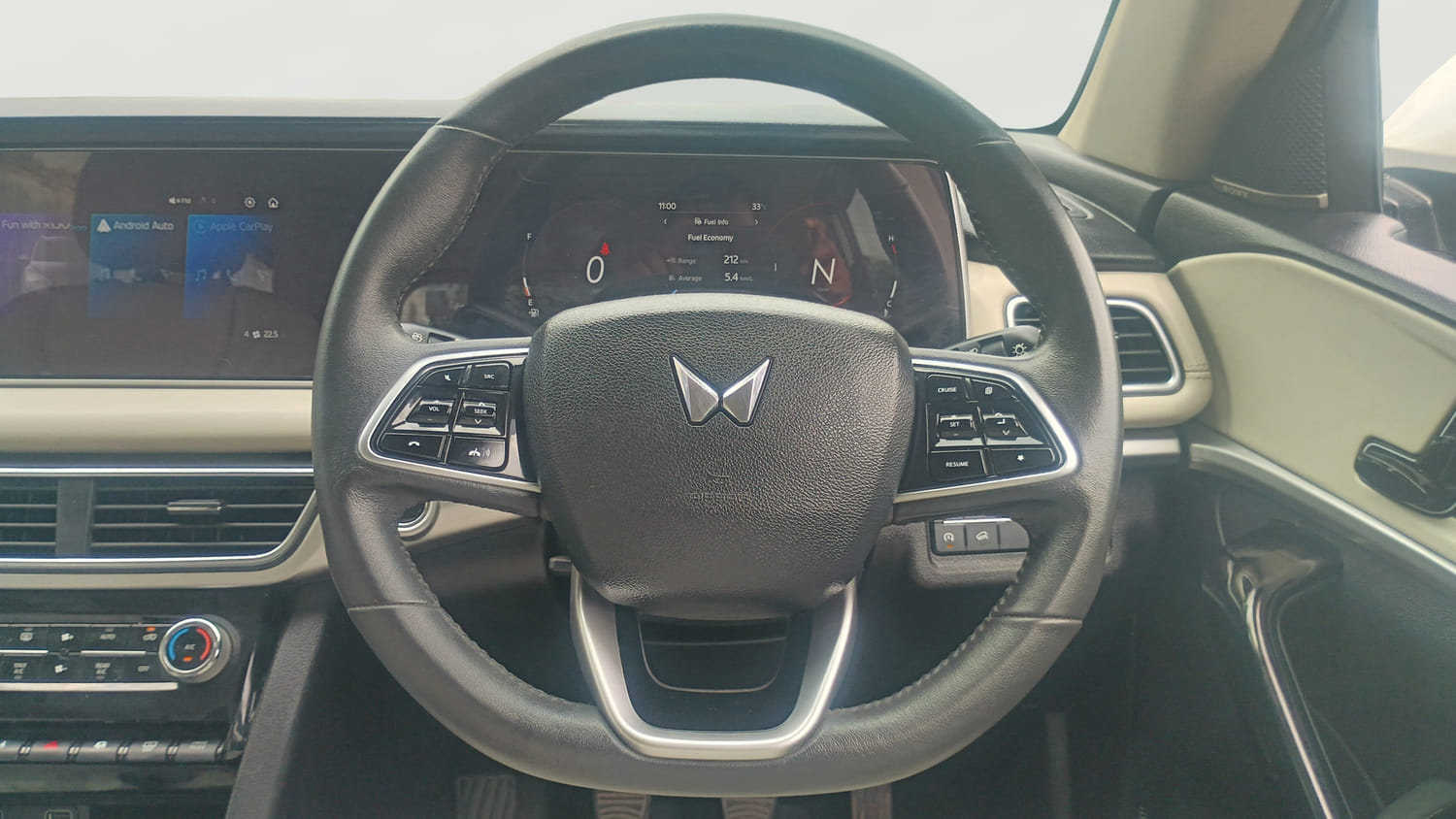 Used 2023 Mahindra XUV700 AX 7 Luxury Pack Diesel MT 7 STR Diesel Manual interior STEERING VIEW