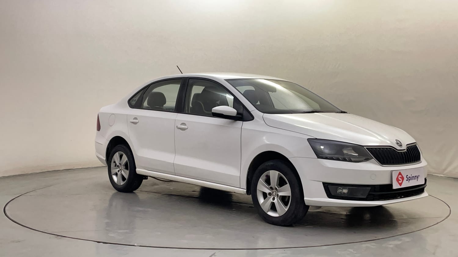 Used 2019 Skoda Rapid Ambition 1.6 MPI AT Petrol Automatic exterior RIGHT FRONT CORNER VIEW