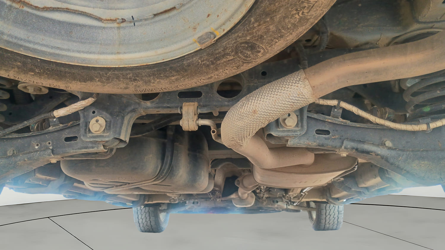 Used 2023 Mahindra XUV700 AX 7 Luxury Pack Diesel MT 7 STR Diesel Manual extra REAR UNDERBODY VIEW (TAKEN FROM REAR)
