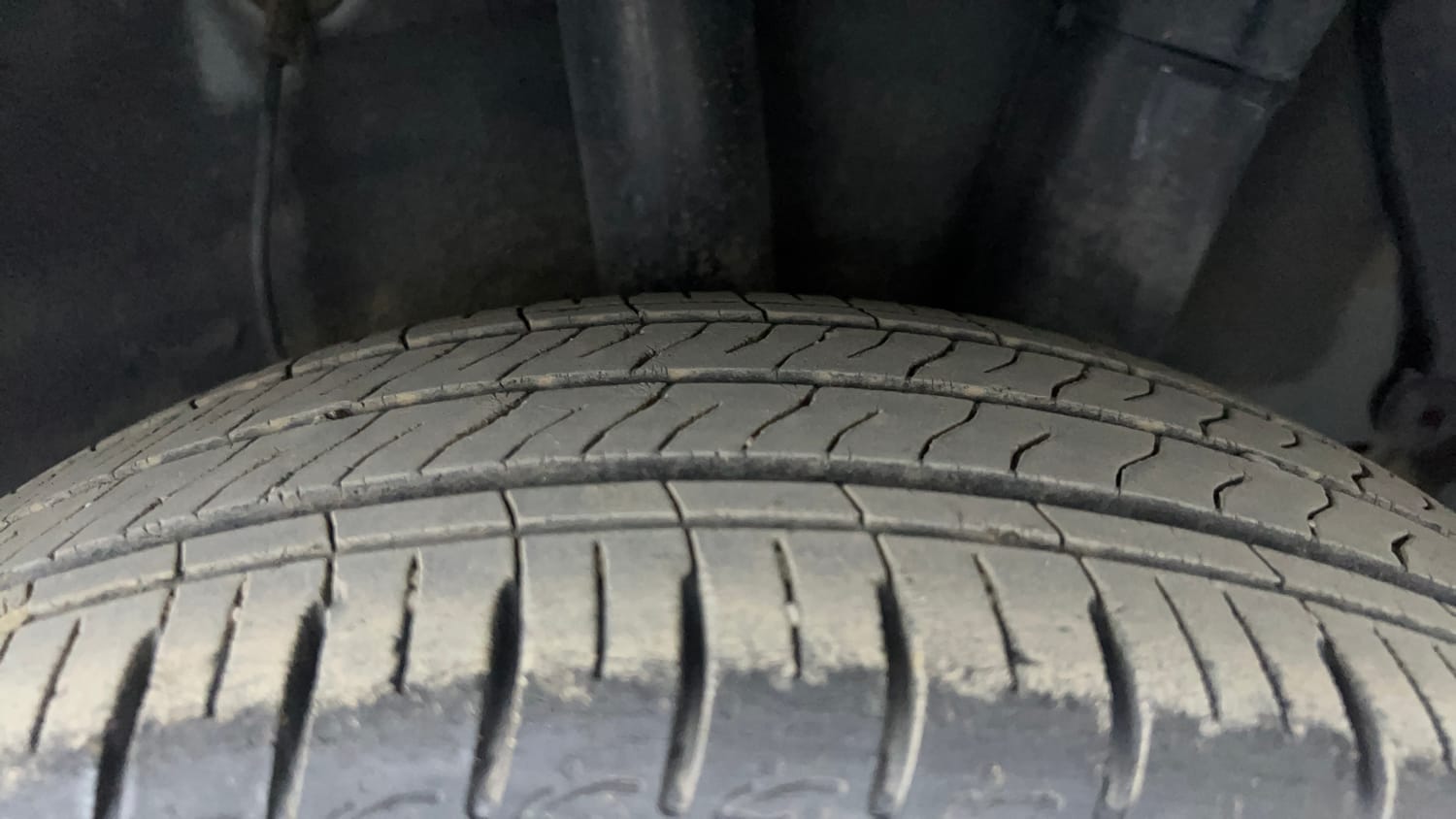Used 2024 Hyundai Aura S 1.2 CNG Cng Manual tyres LEFT REAR TYRE TREAD VIEW