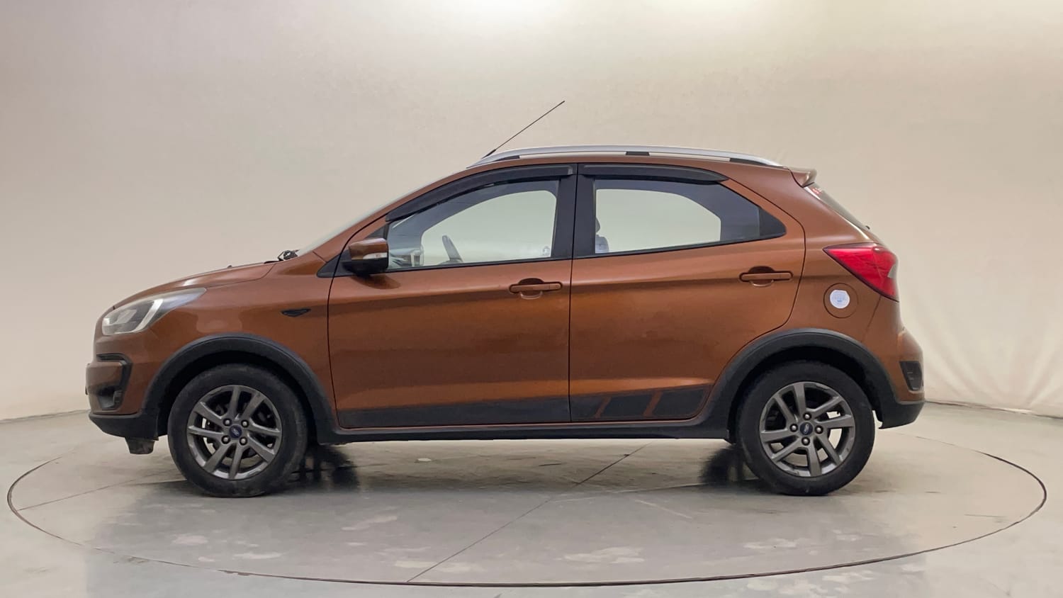 Used 2019 Ford Freestyle Titanium 1.2 Ti-VCT Petrol Manual exterior LEFT SIDE VIEW