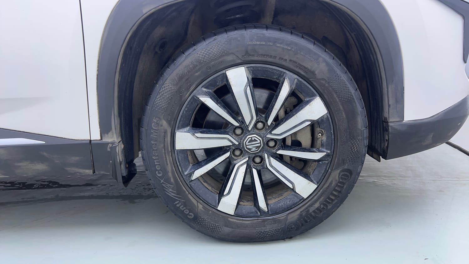 Used 2019 MG Motors Hector Sharp Hybrid 1.5 Petrol Hybrid Manual tyres RIGHT FRONT TYRE RIM VIEW