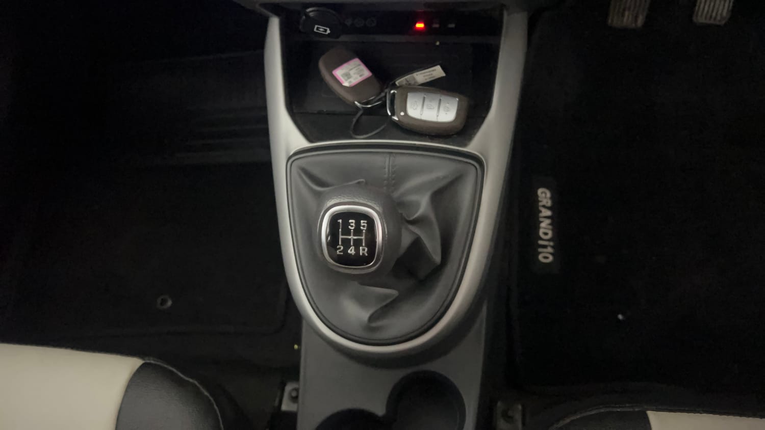 Used 2022 Hyundai Grand i10 Nios Asta 1.2 Kappa VTVT Petrol Manual interior GEAR  KNOB VIEW