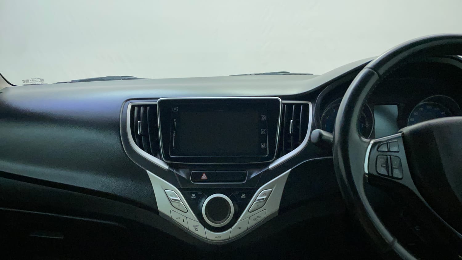 Used 2018 Maruti Suzuki Baleno Alpha 1.2 AT Petrol Automatic interior MUSIC SYSTEM & AC CONTROL VIEW