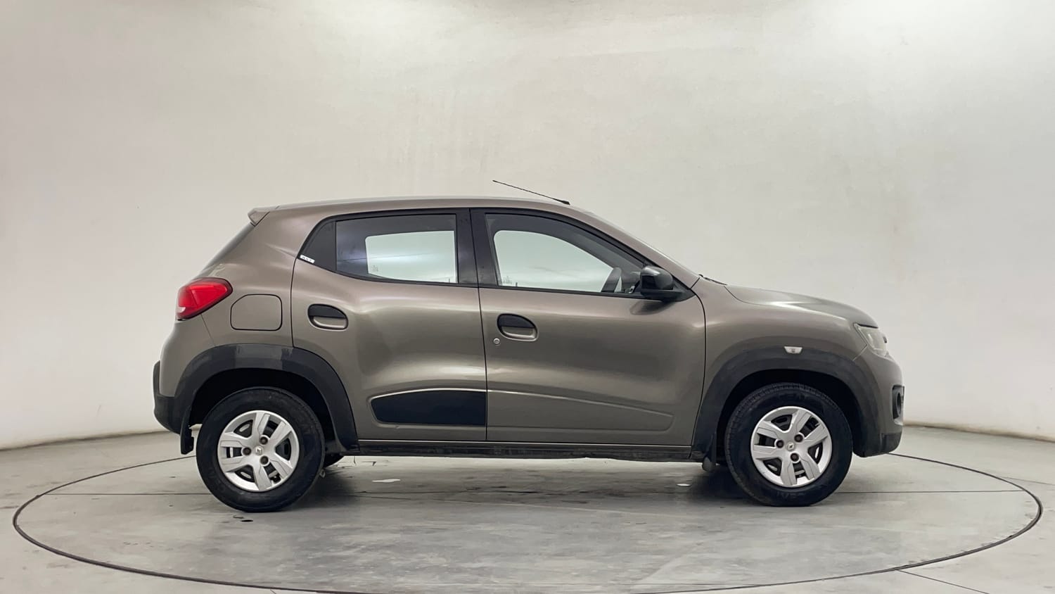Used 2016 Renault Kwid RXT Petrol Manual exterior RIGHT SIDE VIEW