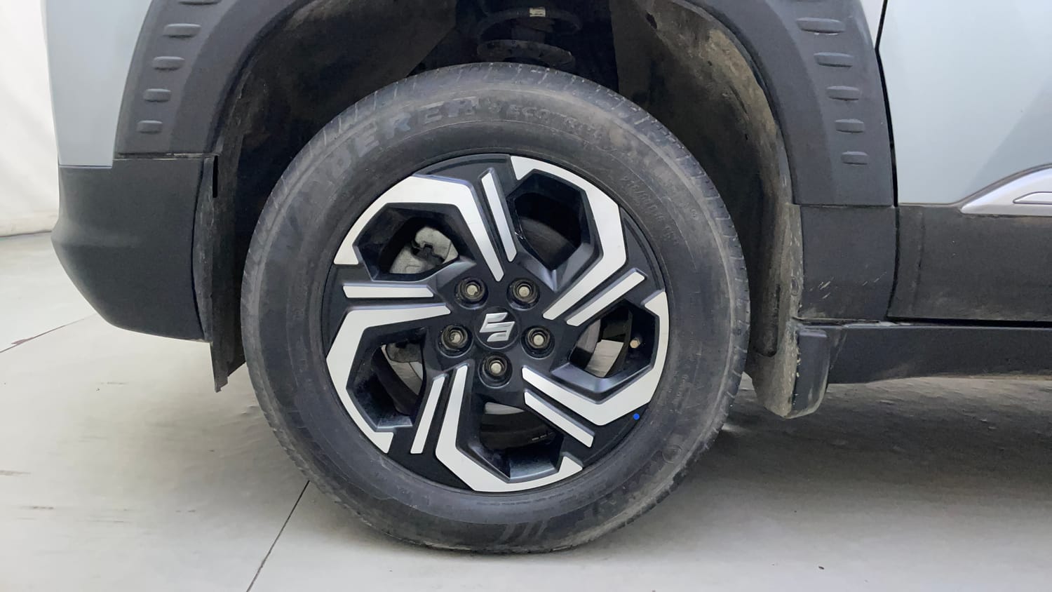 Used 2023 Maruti Suzuki Brezza ZXi Plus Petrol Manual tyres LEFT FRONT TYRE RIM VIEW