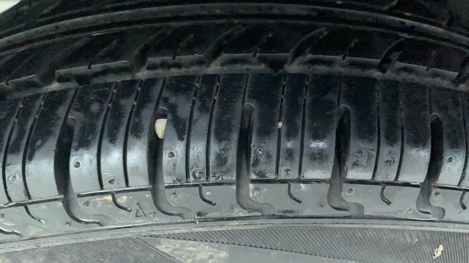 Used 2018 Renault Kwid RXT Petrol Manual tyres RIGHT REAR TYRE TREAD VIEW