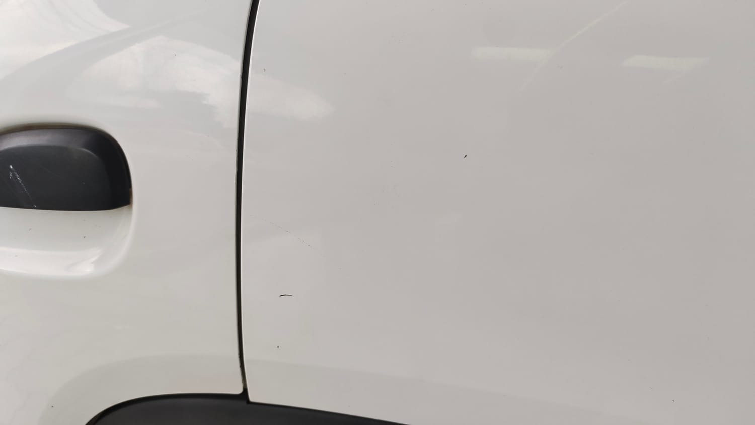 Used 2017 Renault Kwid 1.0 RXT AMT Opt Petrol Automatic dents MINOR SCRATCH