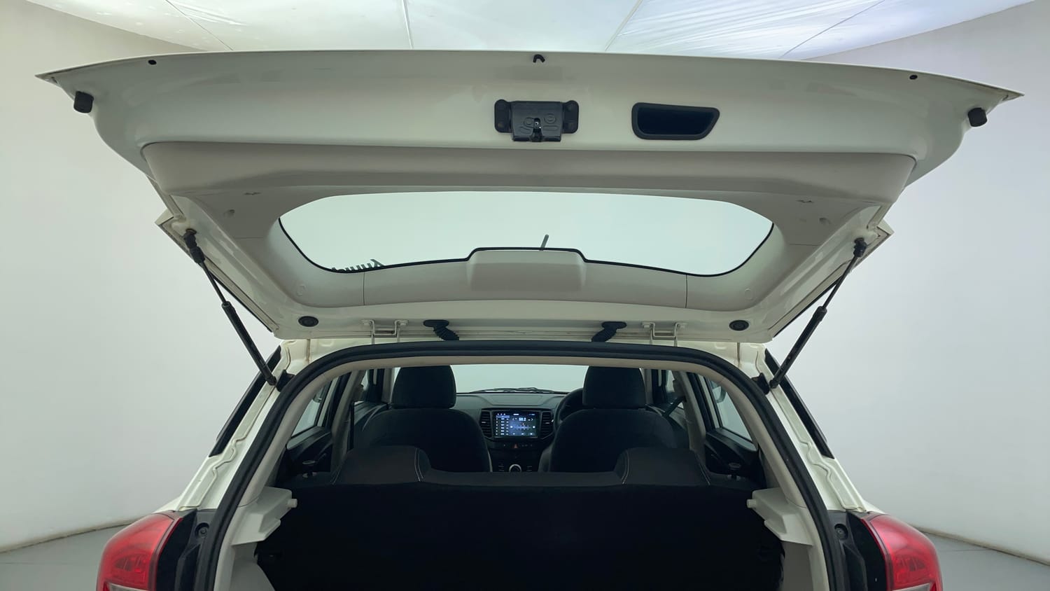 Used 2023 Mahindra XUV 300 W6 1.2 Petrol AMT Petrol Automatic interior DICKY DOOR OPEN VIEW