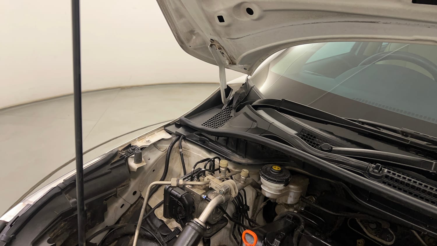 Used 2023 Honda City ZX Petrol MT Petrol Manual engine ENGINE RIGHT SIDE HINGE & APRON VIEW