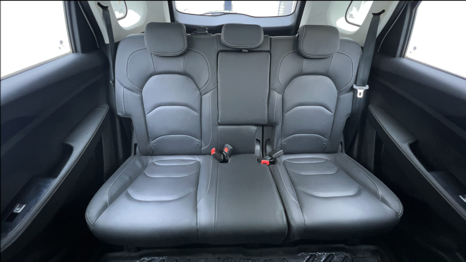 Used 2019 MG Motors Hector Sharp Hybrid 1.5 Petrol Hybrid Manual interior REAR SEAT CONDITION VIEW