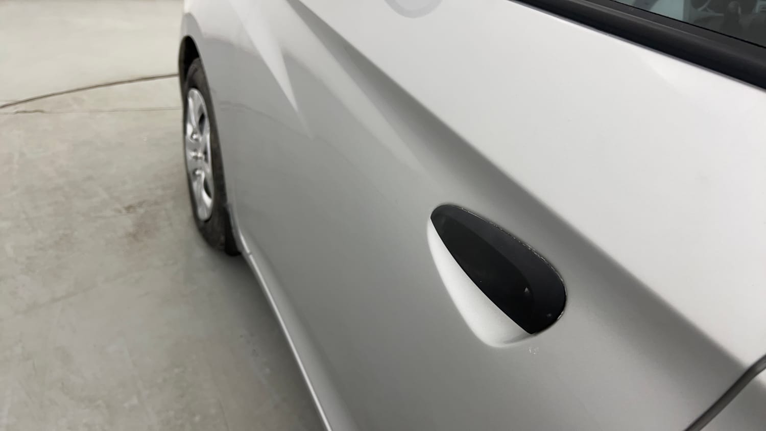 Used 2016 Hyundai Eon Magna Petrol Manual dents MINOR SCRATCH