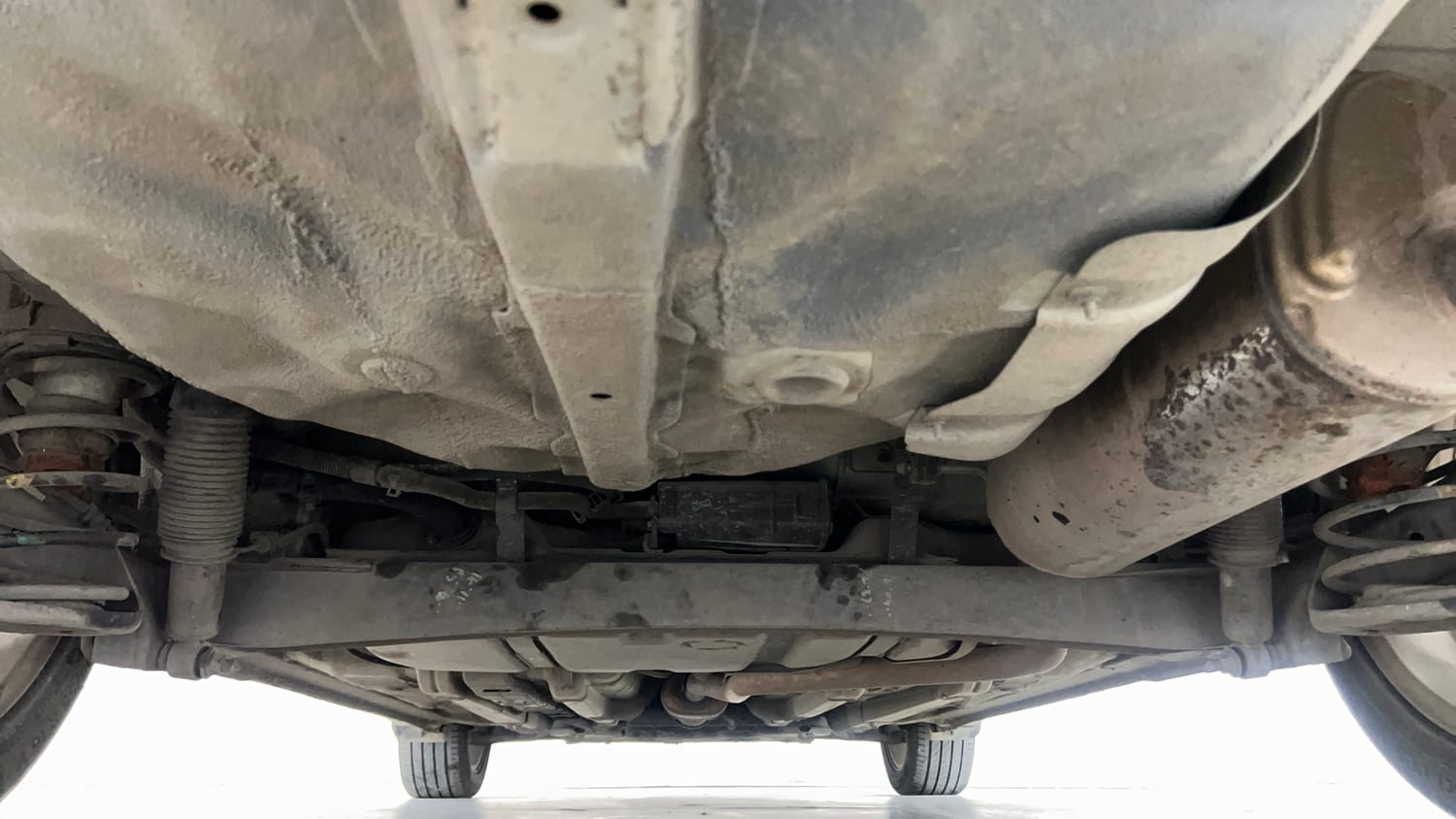 Used 2012 Hyundai Verna Fluidic 1.6 VTVT SX Petrol Manual extra REAR UNDERBODY VIEW (TAKEN FROM REAR)