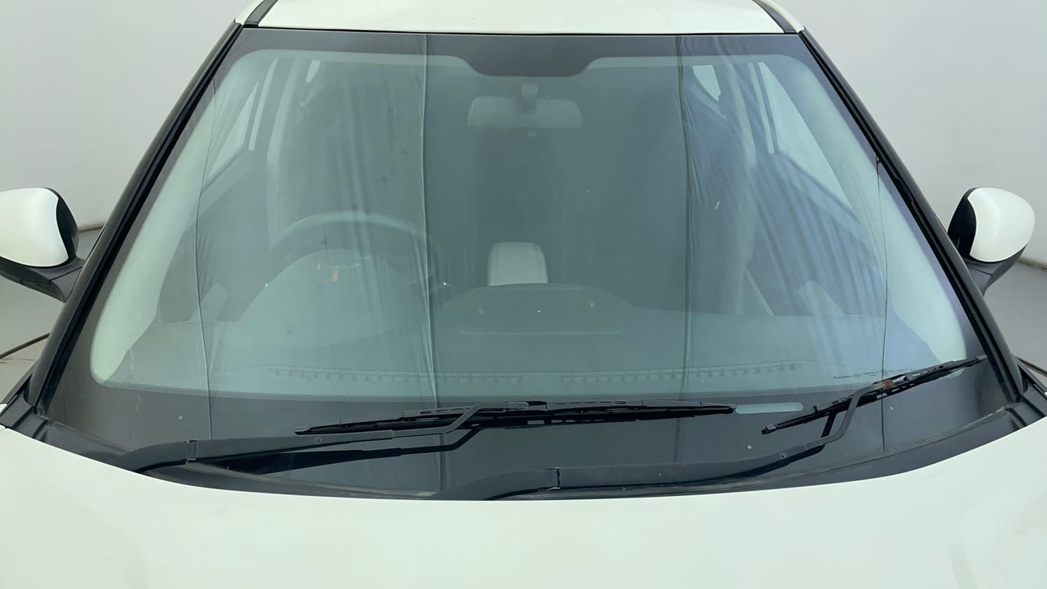 Used 2023 Mahindra XUV 300 W6 1.2 Petrol AMT Petrol Automatic exterior FRONT WINDSHIELD VIEW
