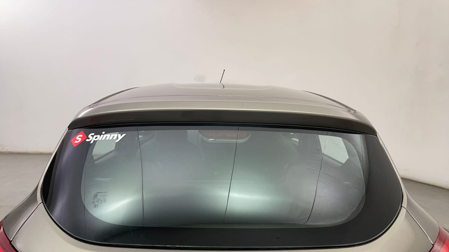 Used 2016 Renault Kwid RXT Petrol Manual exterior BACK WINDSHIELD VIEW