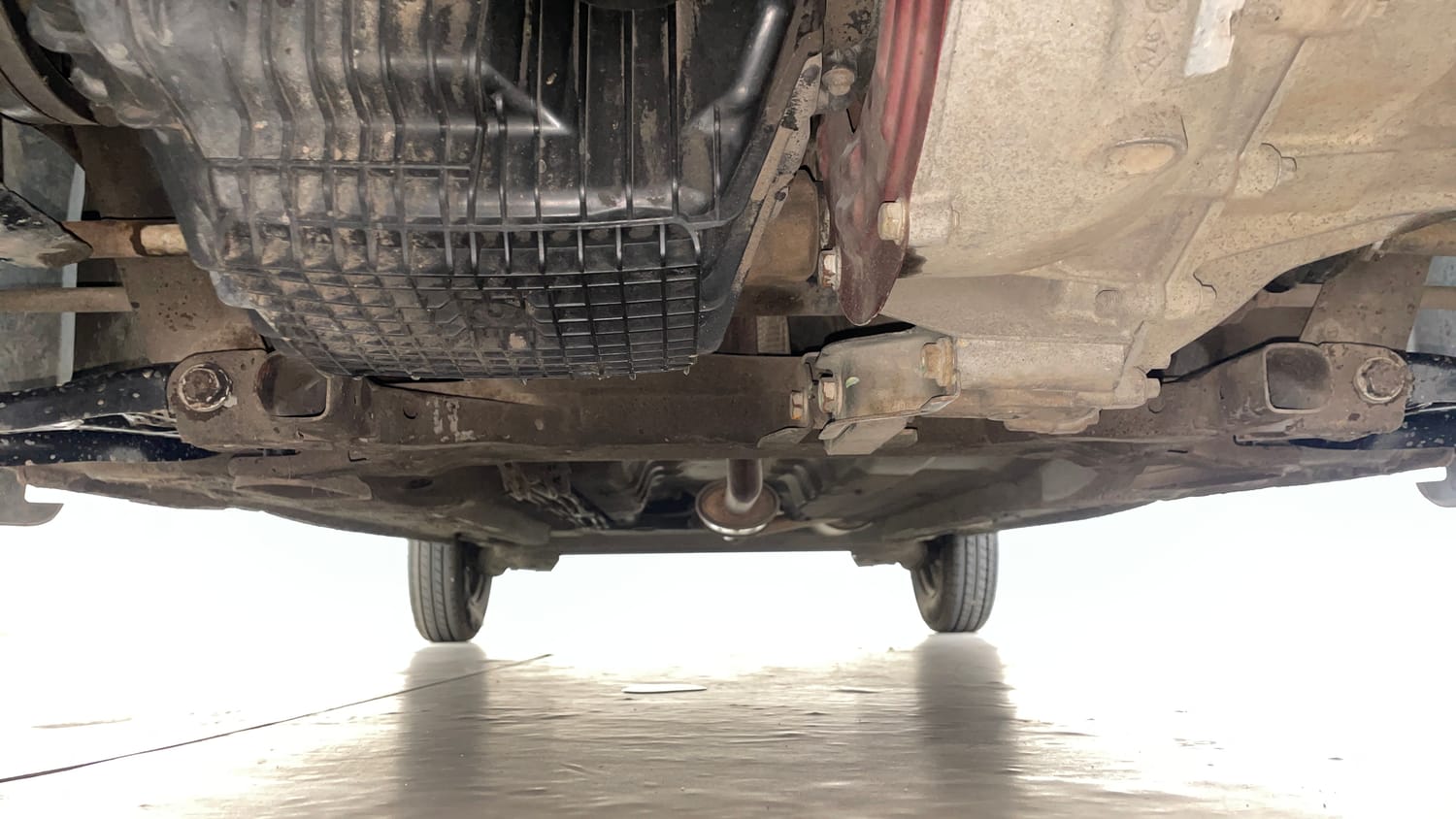 Used 2016 Renault Kwid RXT Petrol Manual extra FRONT LEFT UNDERBODY VIEW
