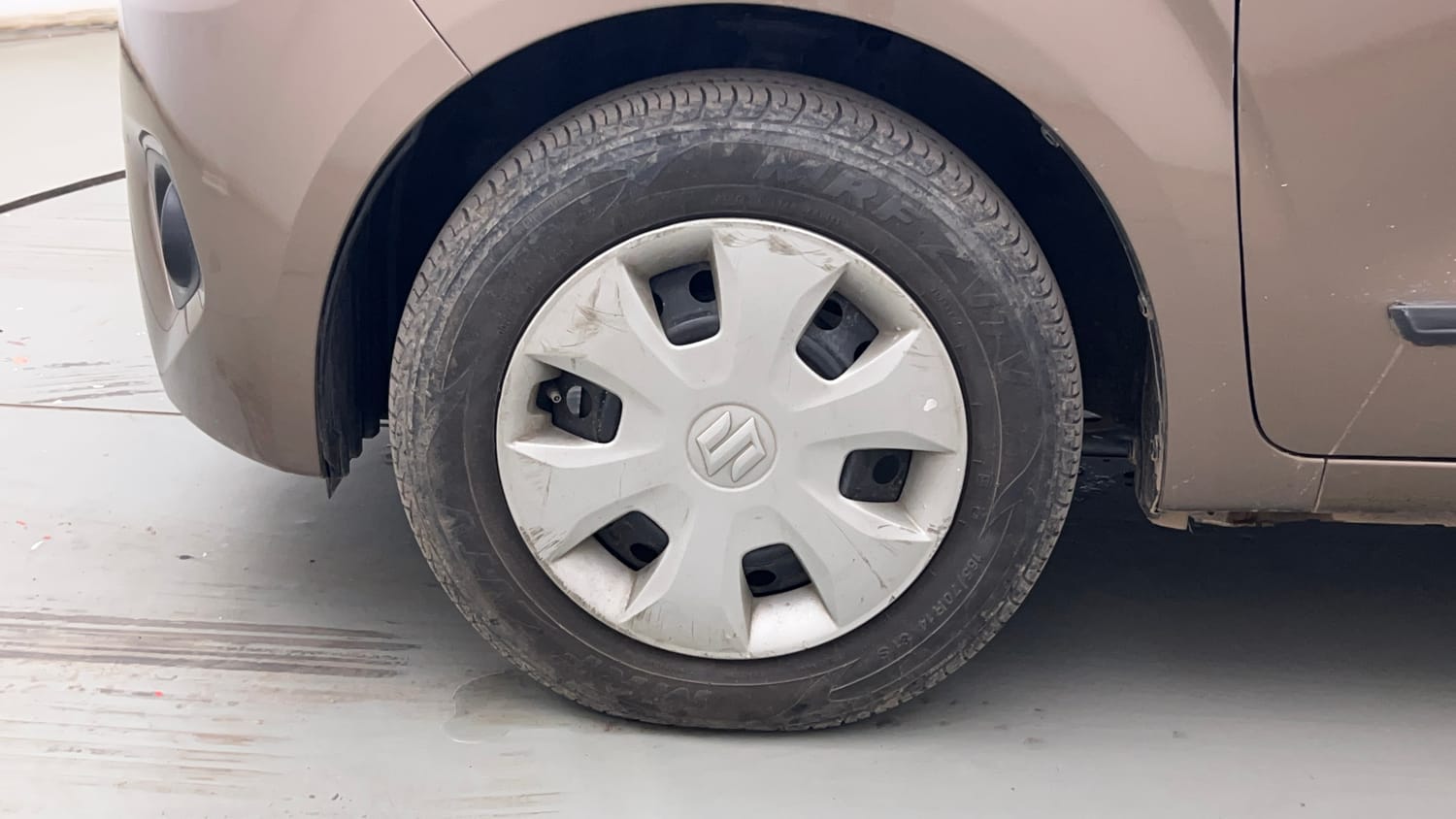 Used 2019 Maruti Suzuki Wagon R VXi 1.2 AMT Petrol Automatic tyres LEFT FRONT TYRE RIM VIEW