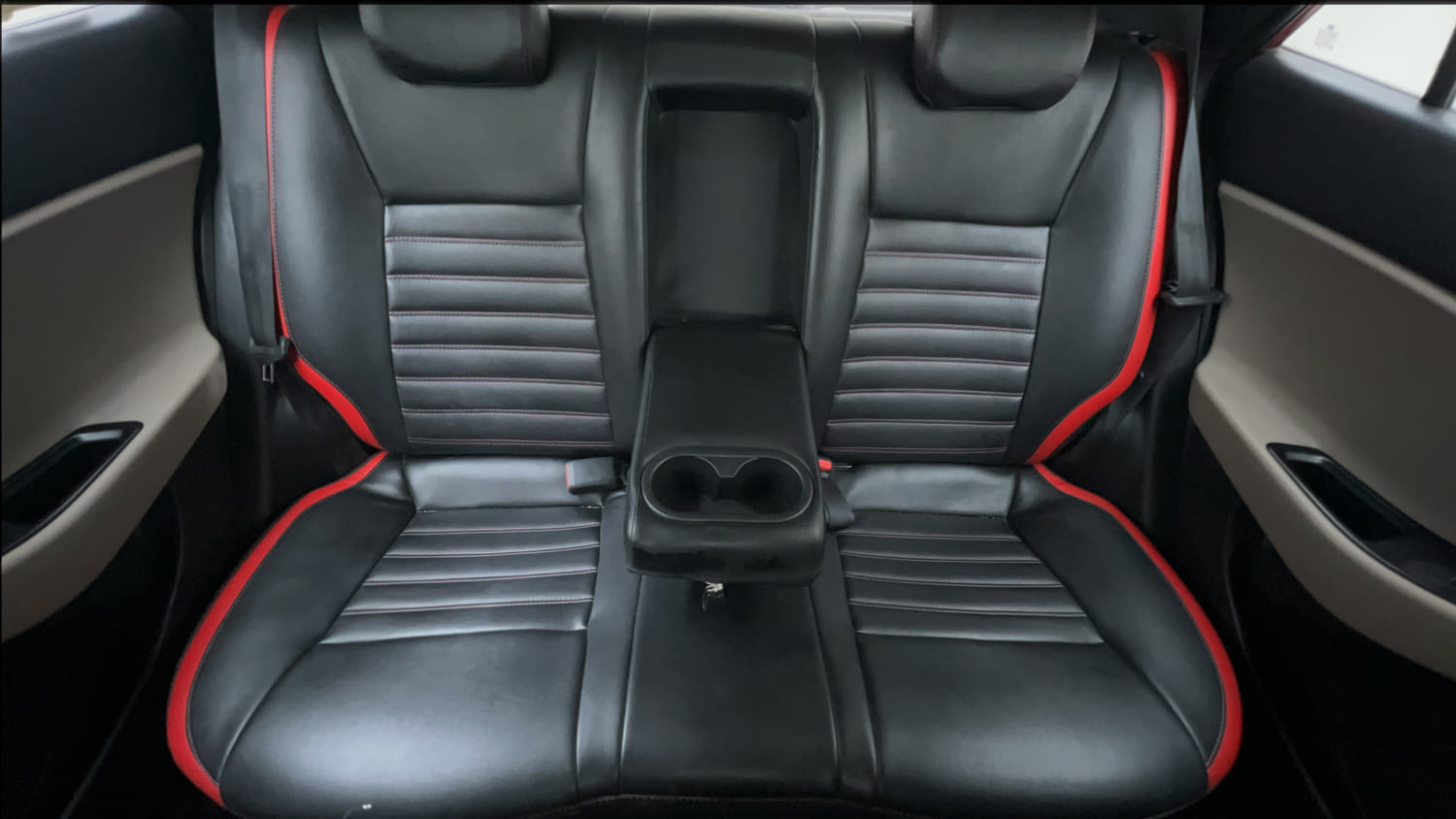 Used 2018 Hyundai Elite i20 Asta 1.2 (O) Petrol Manual interior REAR SEAT CONDITION VIEW