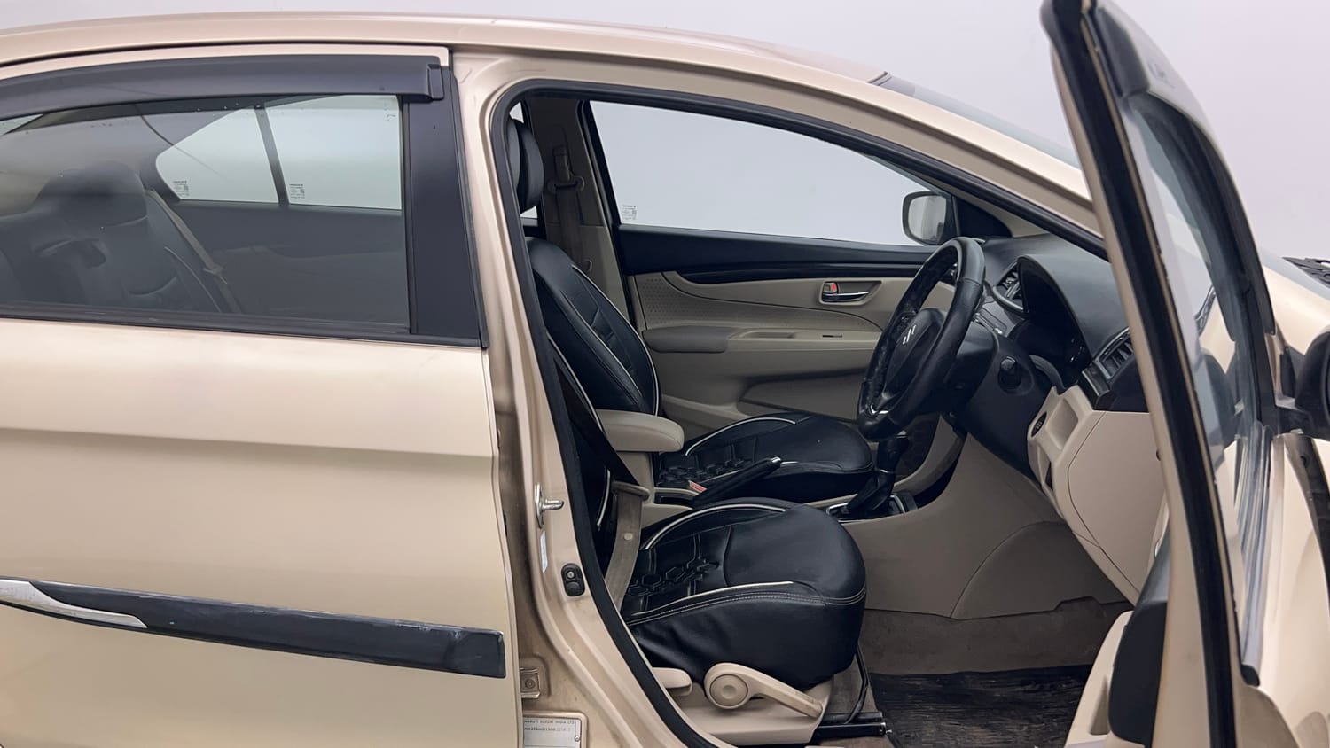 Used 2016 Maruti Suzuki Ciaz ZXi  AT Petrol Automatic interior RIGHT SIDE FRONT DOOR CABIN VIEW