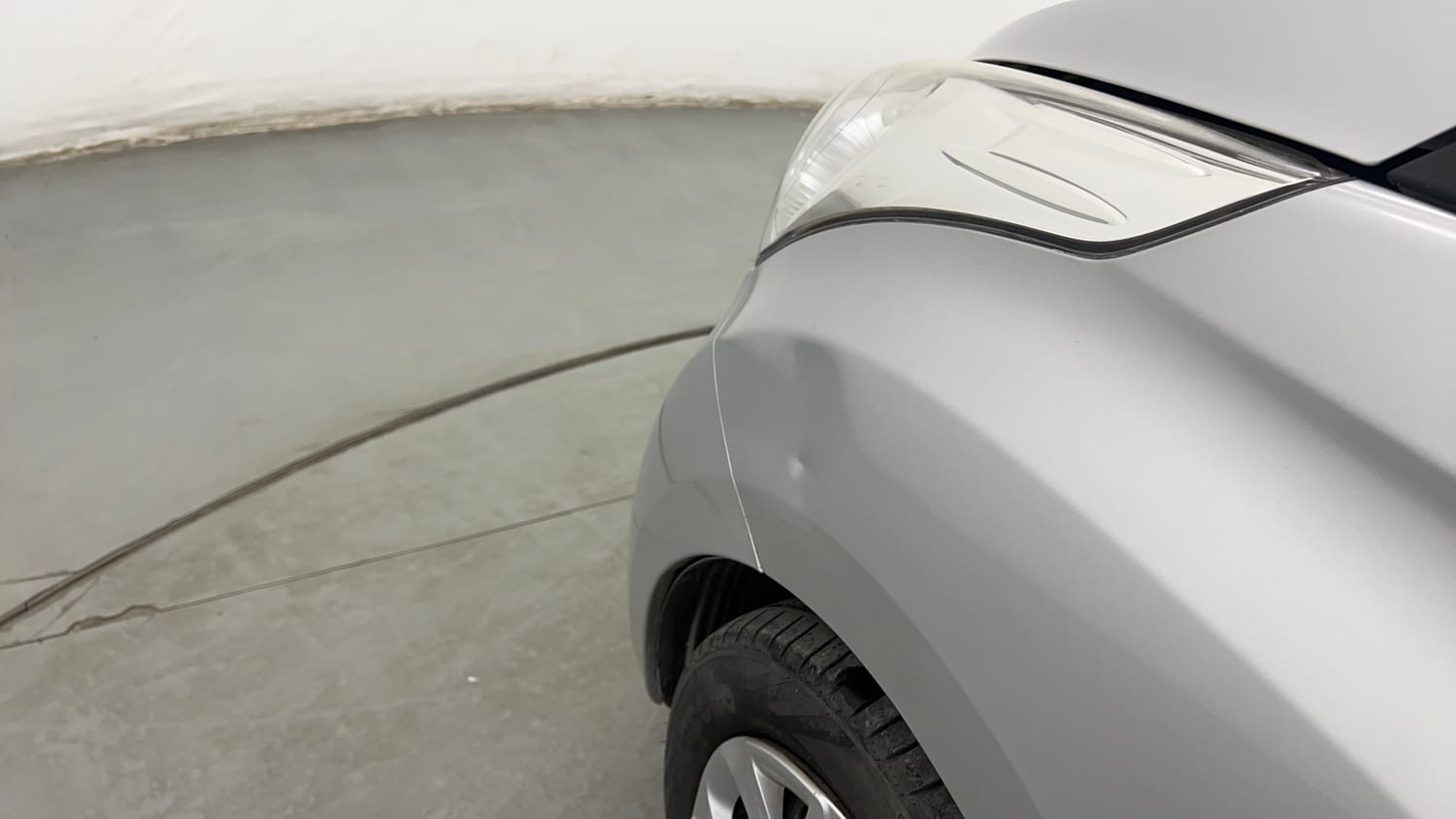 Used 2016 Hyundai Eon Magna Petrol Manual dents MINOR DENT