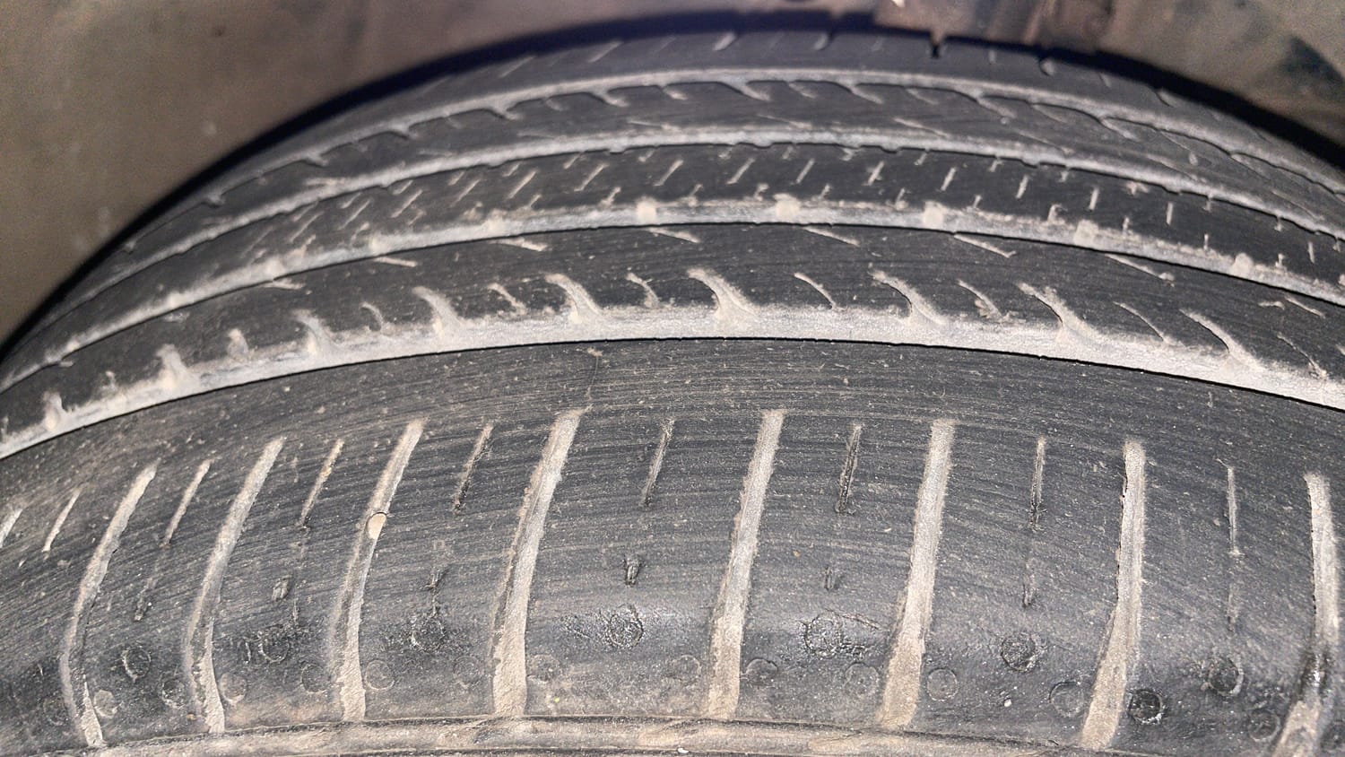 Used 2018 Maruti Suzuki Baleno Alpha 1.2 AT Petrol Automatic tyres RIGHT FRONT TYRE TREAD VIEW
