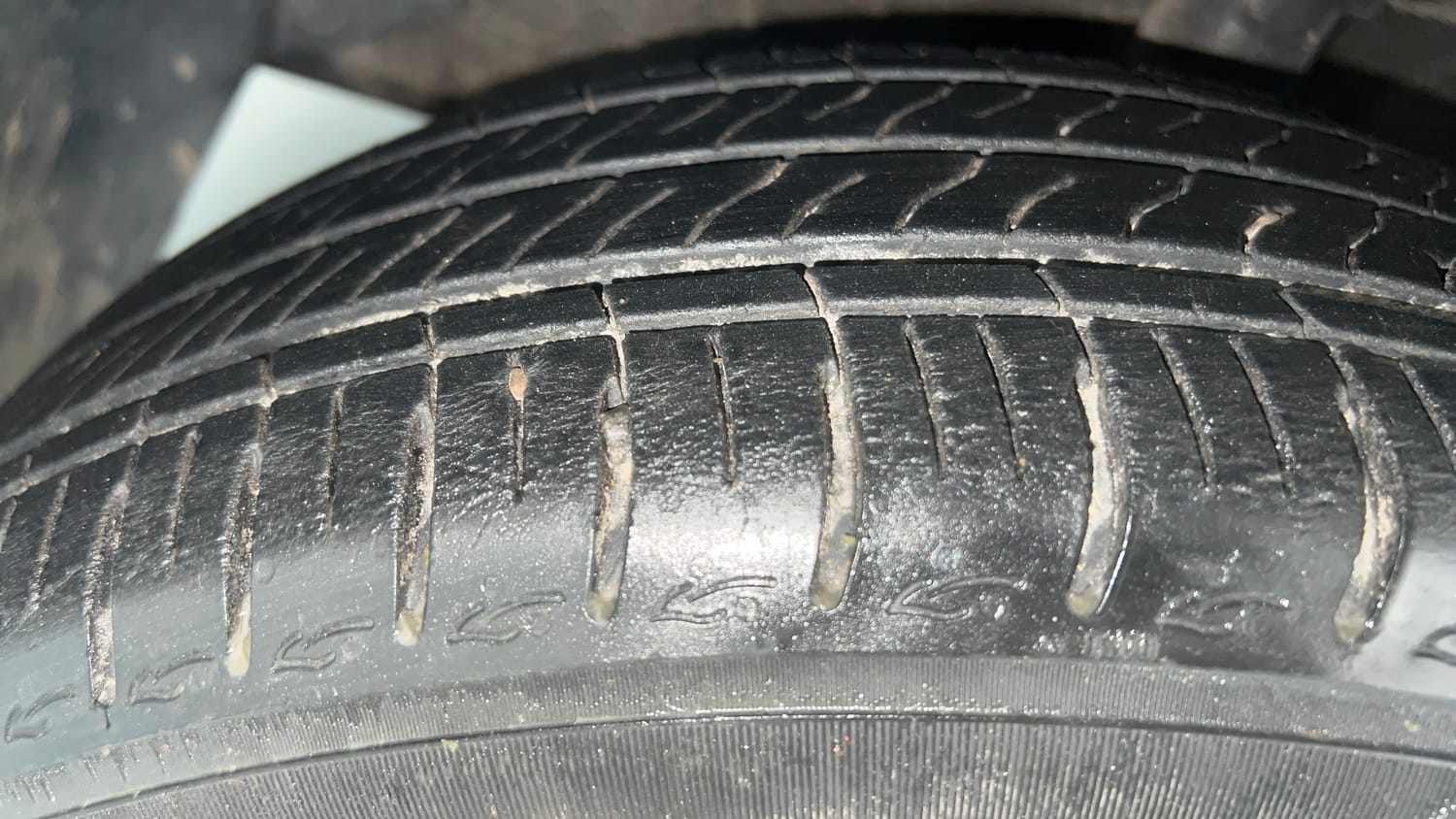 Used 2022 Hyundai Grand i10 Nios Asta 1.2 Kappa VTVT Petrol Manual tyres LEFT FRONT TYRE TREAD VIEW