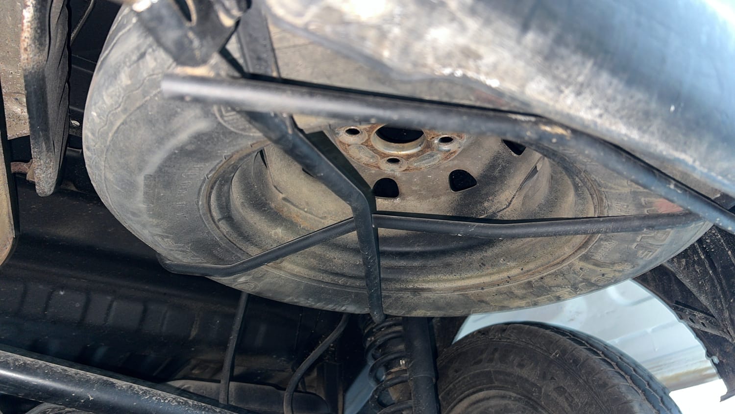 Used 2022 Maruti Suzuki Eeco 5 STR AC (O) Petrol Manual tyres SPARE TYRE VIEW