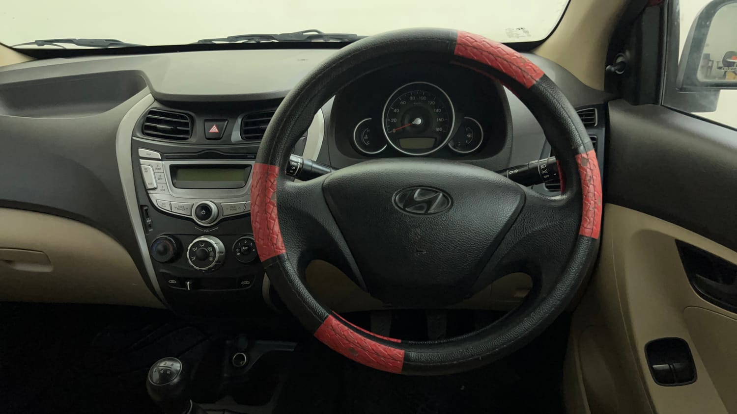 Used 2015 Hyundai Eon Magna + Petrol Manual interior STEERING VIEW
