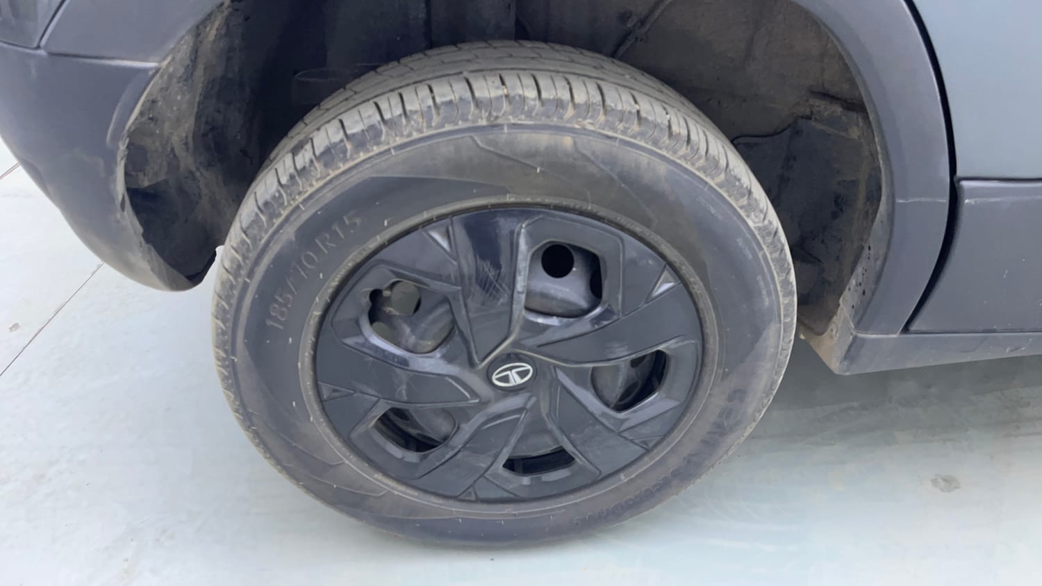 Used 2023 Tata Punch Adventure AMT Petrol Automatic tyres RIGHT REAR TYRE RIM VIEW