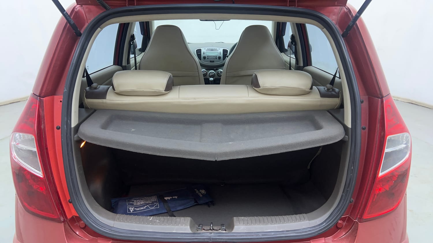 Used 2012 Hyundai i10 Sportz 1.2 Kappa2 Petrol Manual interior DICKY INSIDE VIEW