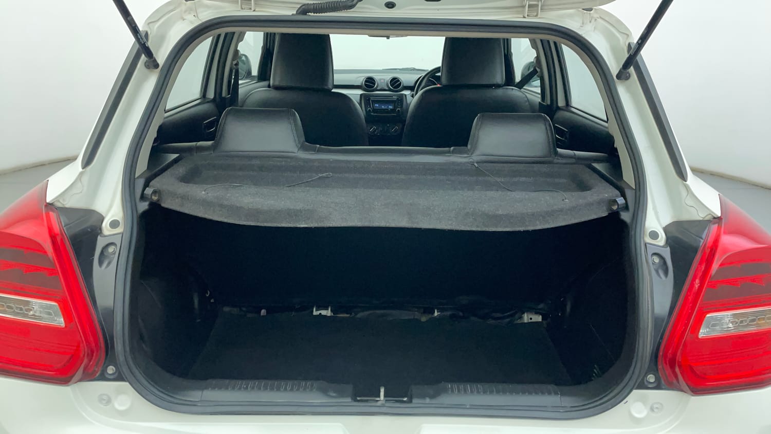 Used 2018 Maruti Suzuki Swift VXi Petrol Manual interior DICKY INSIDE VIEW