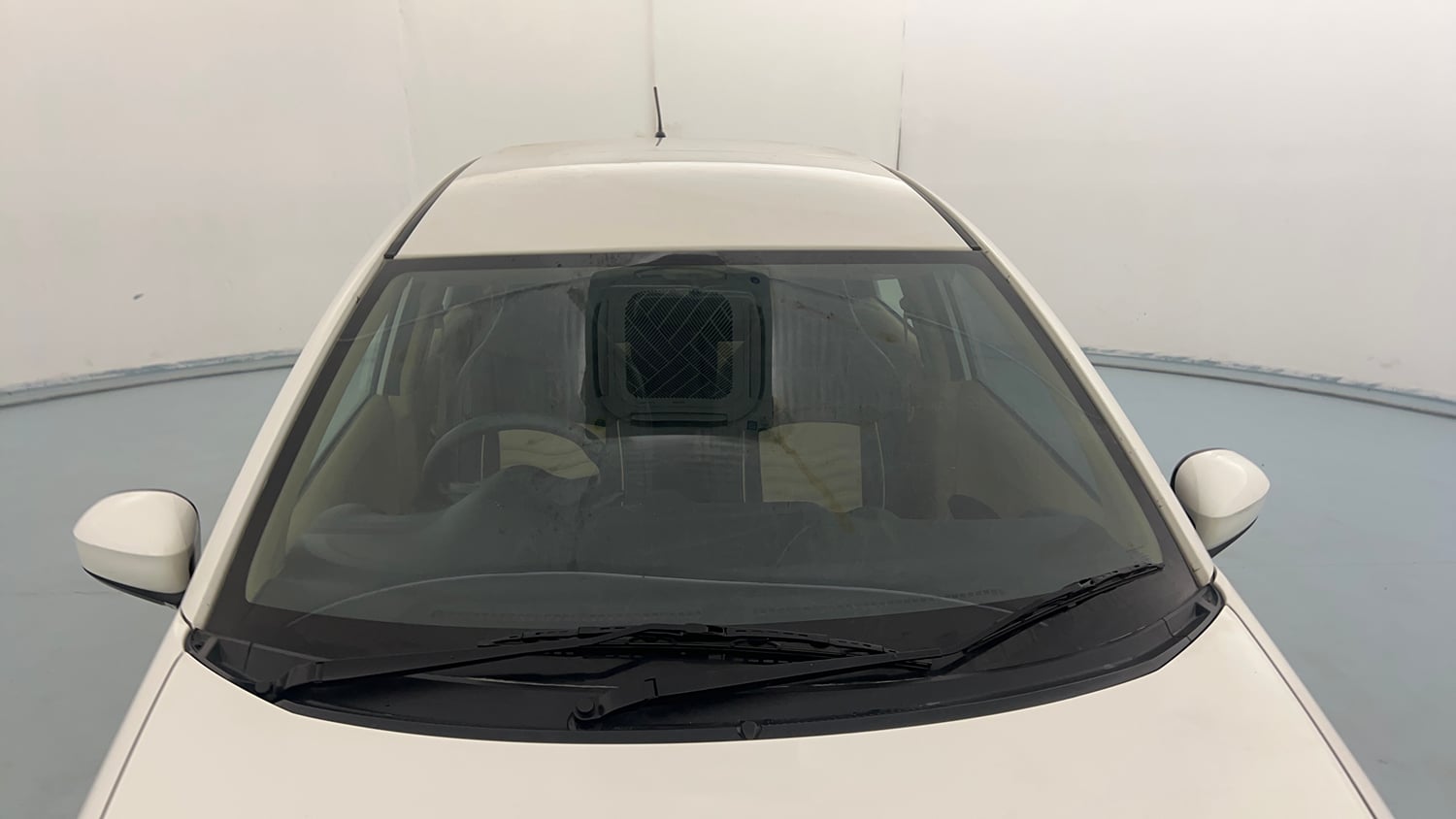 Used 2015 Honda Mobilio S Petrol Petrol Manual exterior FRONT WINDSHIELD VIEW