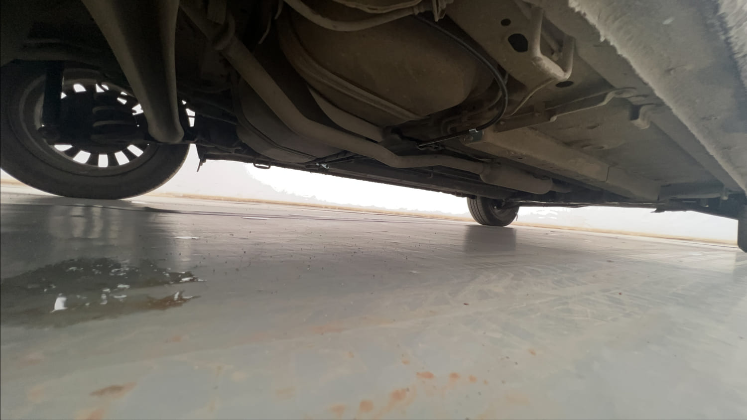 Used 2016 Maruti Suzuki Ciaz ZXi  AT Petrol Automatic extra REAR RIGHT UNDERBODY VIEW