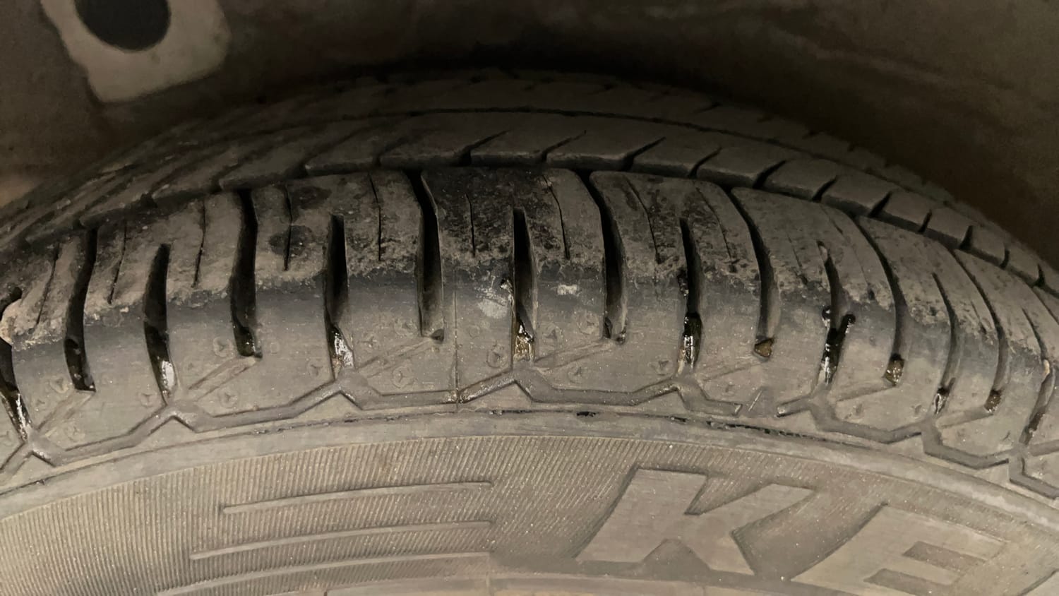 Used 2012 Hyundai i10 Magna 1.1 iRDE2 Petrol Manual tyres RIGHT REAR TYRE TREAD VIEW