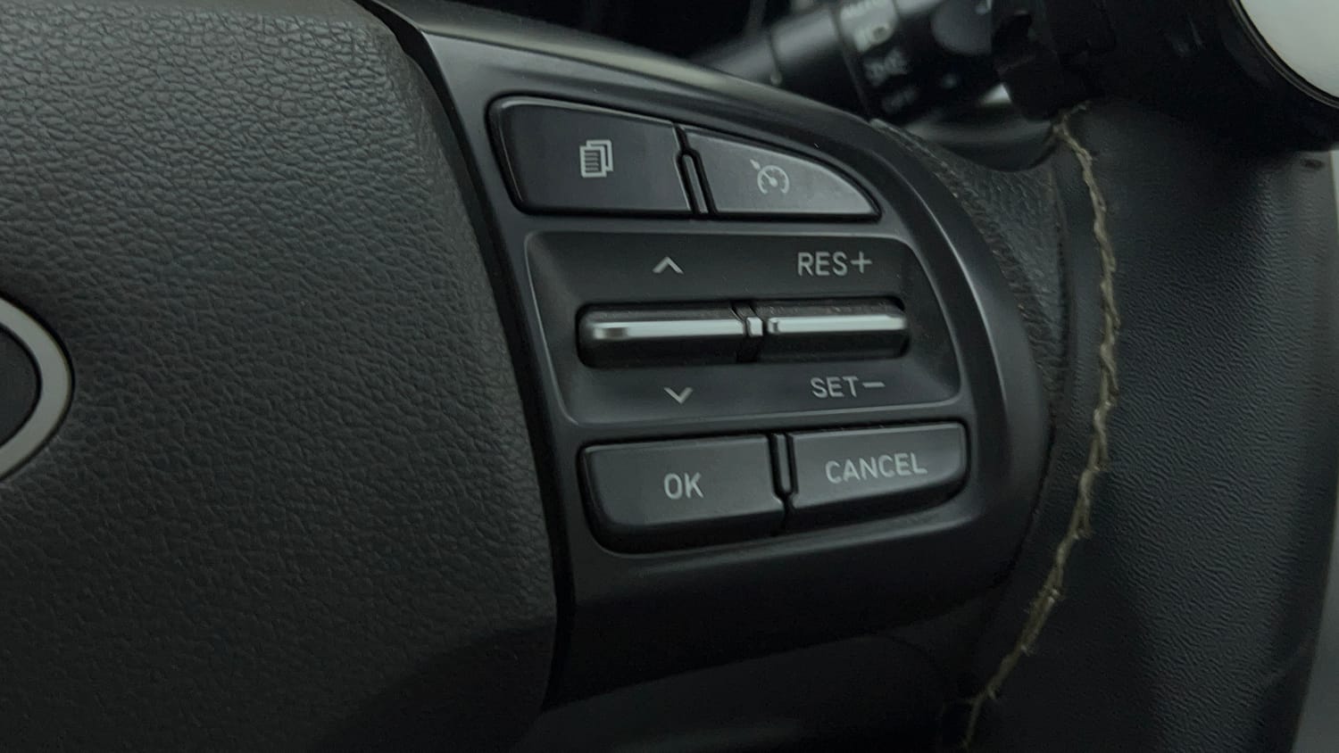 Used 2025 Hyundai Grand i10 Nios Sportz (O) 1.2 Kappa VTVT Petrol Manual top_features Cruise control