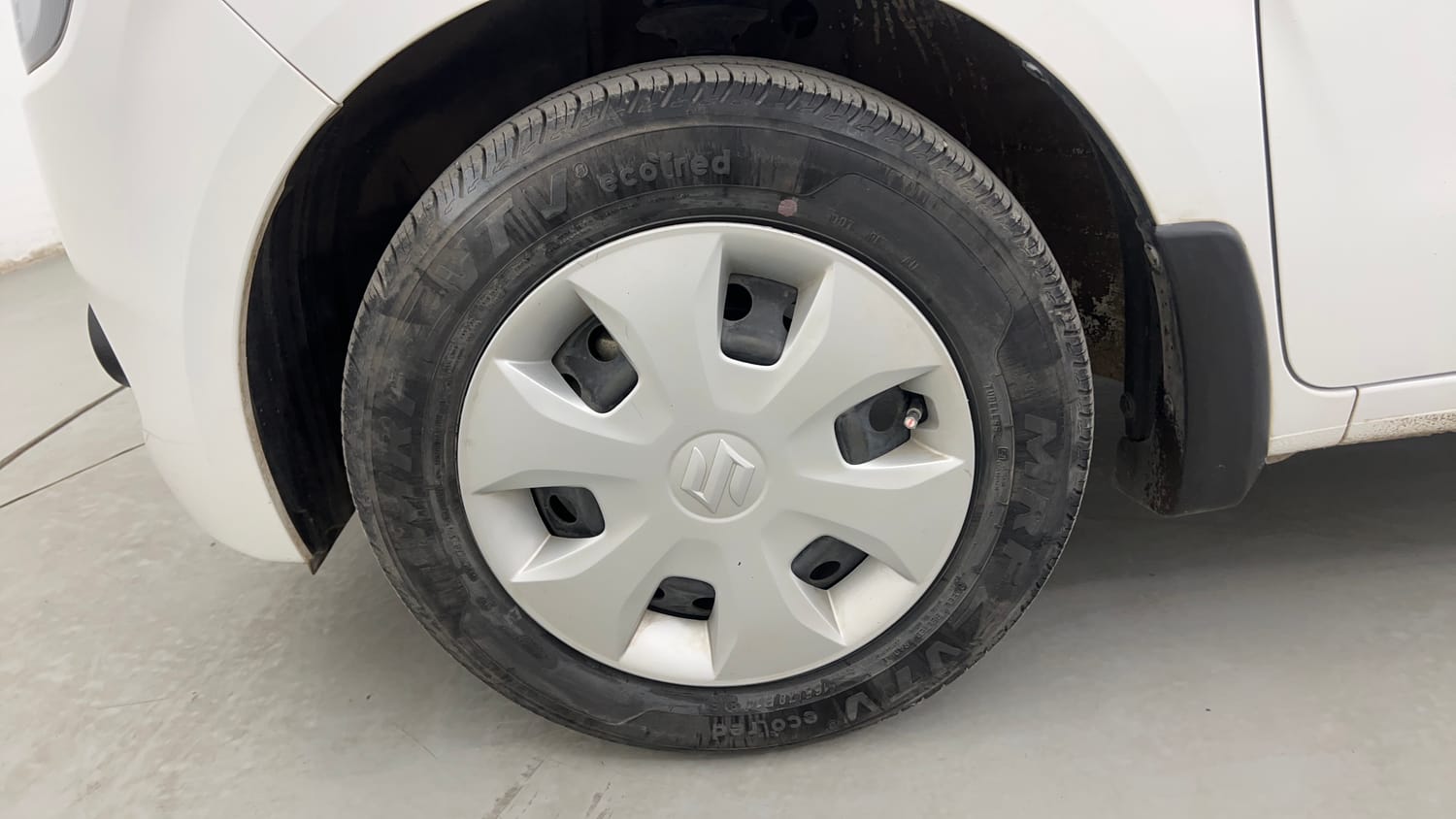 Used 2024 Maruti Suzuki Wagon R VXI 1.0 AGS Petrol Automatic tyres LEFT FRONT TYRE RIM VIEW