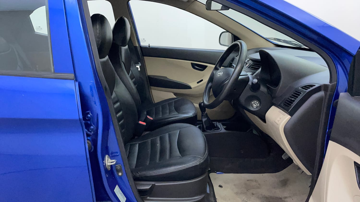 Used 2012 Hyundai Eon Era Petrol Manual interior RIGHT SIDE FRONT DOOR CABIN VIEW
