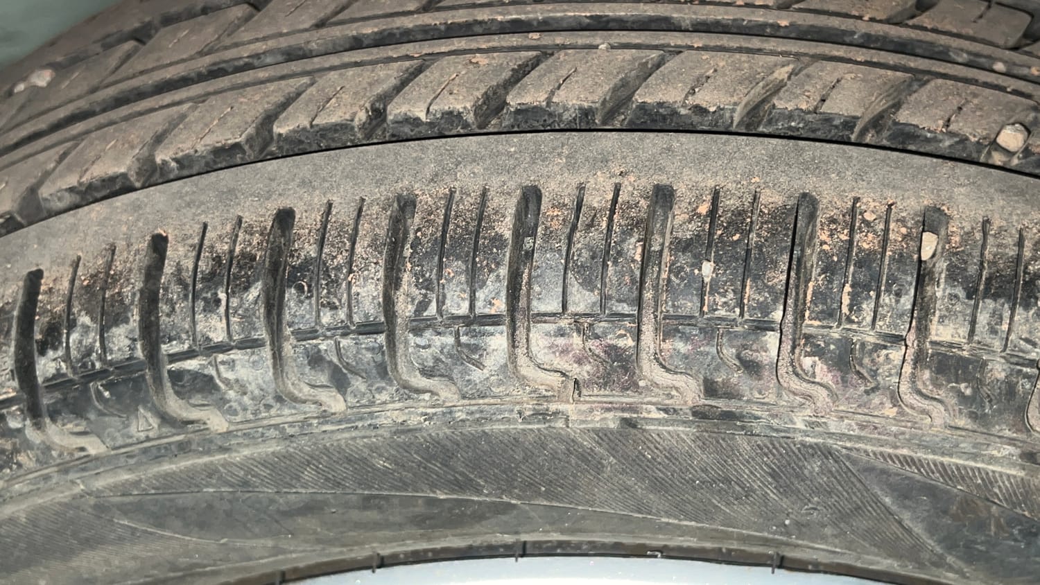 Used 2016 Maruti Suzuki Alto K10 VXi AMT Petrol Automatic tyres RIGHT REAR TYRE TREAD VIEW