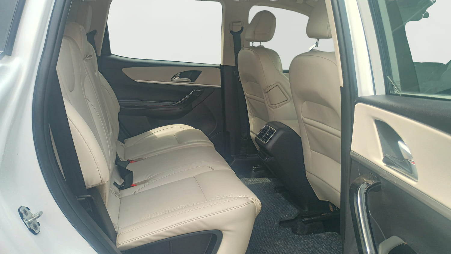 Used 2023 Mahindra XUV700 AX 7 Luxury Pack Diesel MT 7 STR Diesel Manual interior RIGHT SIDE REAR DOOR CABIN VIEW