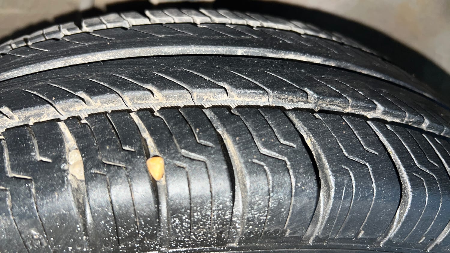 Used 2019 Maruti Suzuki Alto 800 LXi Petrol Manual tyres RIGHT FRONT TYRE TREAD VIEW