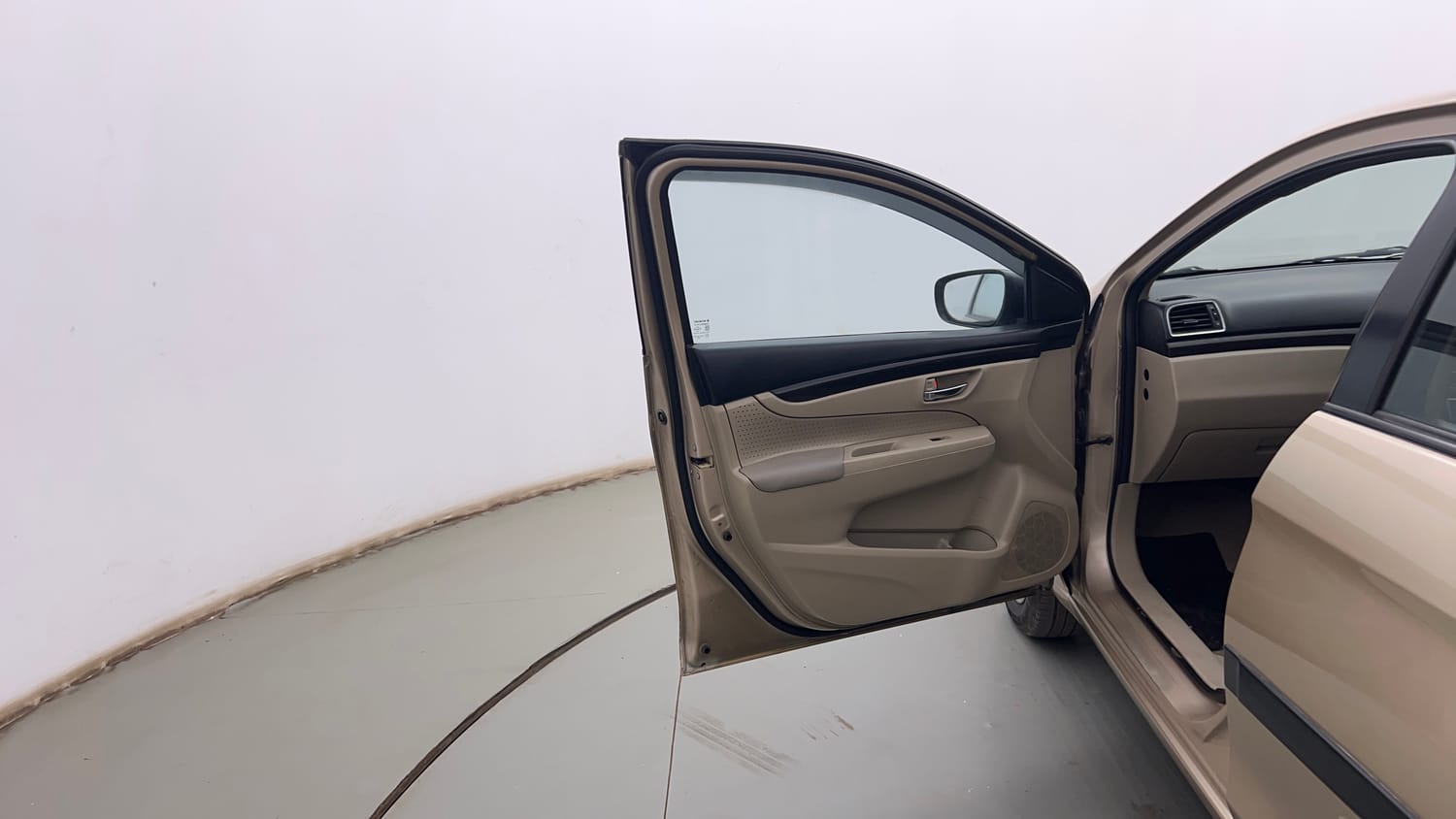 Used 2016 Maruti Suzuki Ciaz ZXi  AT Petrol Automatic interior LEFT FRONT DOOR OPEN VIEW